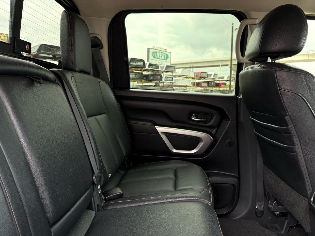 Nissan Titan 4x2 Crew Cab SL 2017