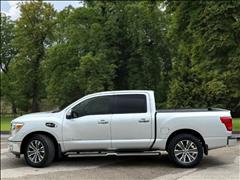 2017 Nissan Titan 