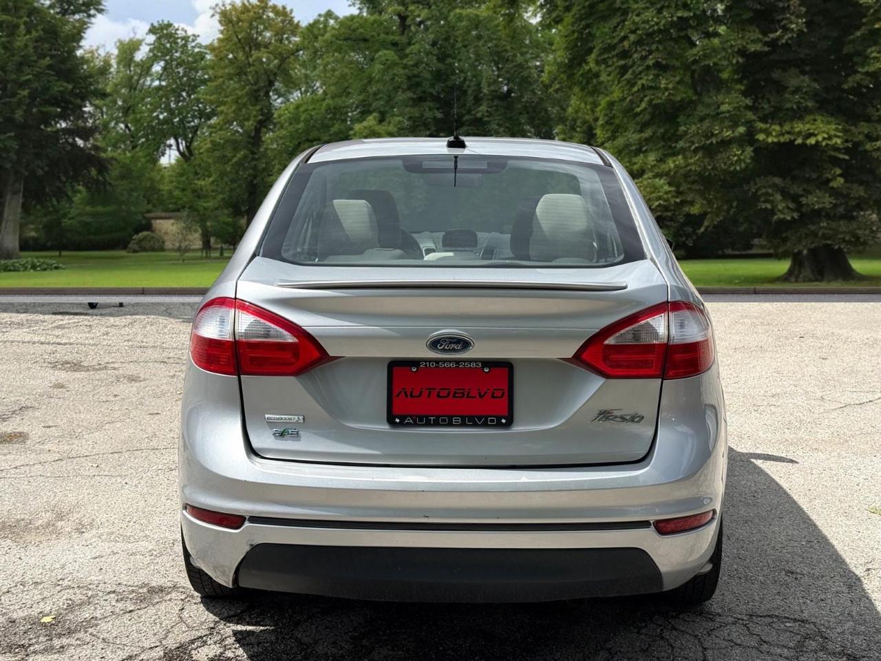 Ford Fiesta 4dr Sdn SE 2014