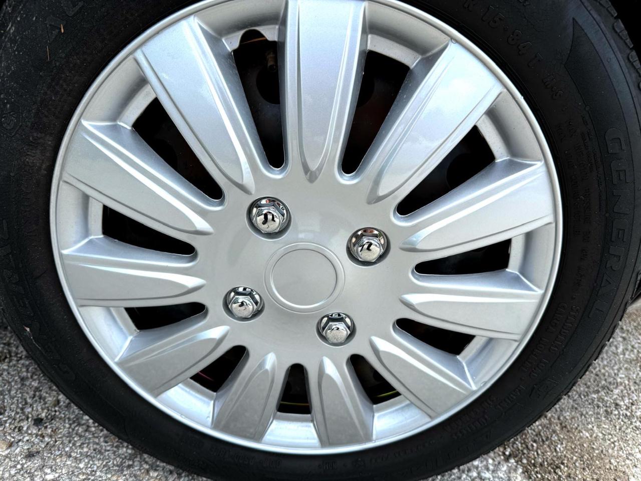 Ford Fiesta 4dr Sdn SE 2014