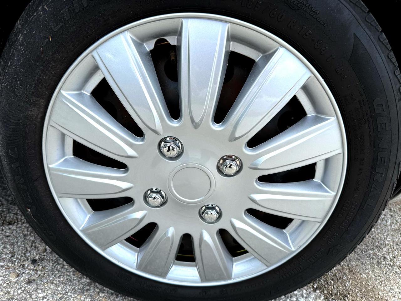 Ford Fiesta 4dr Sdn SE 2014