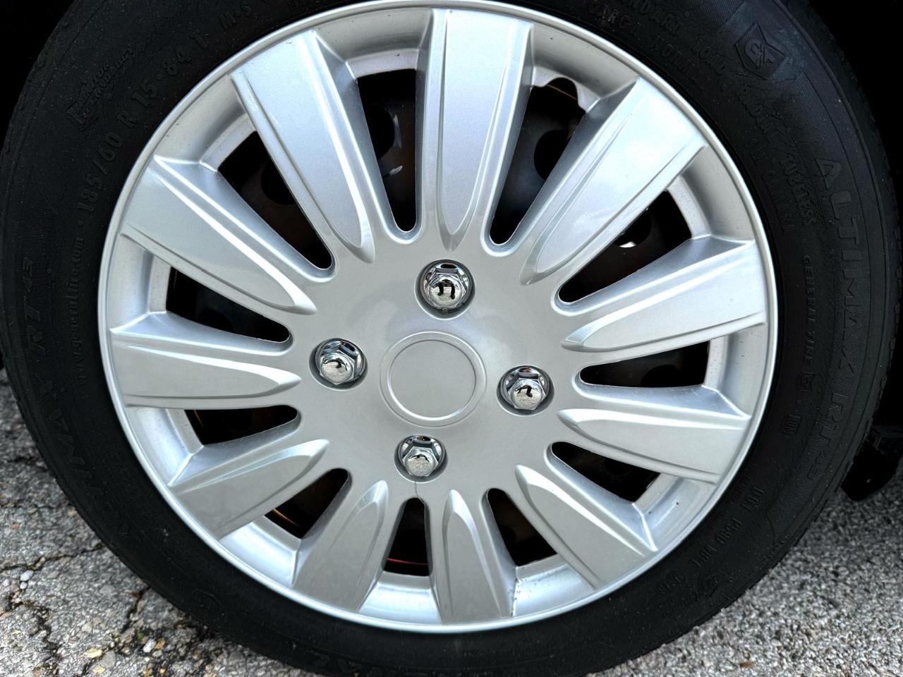 Ford Fiesta 4dr Sdn SE 2014