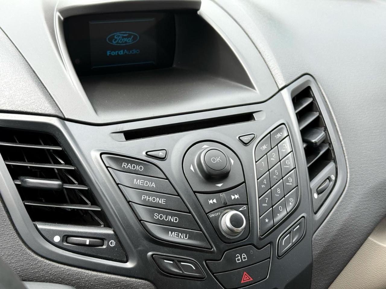 Ford Fiesta 4dr Sdn SE 2014