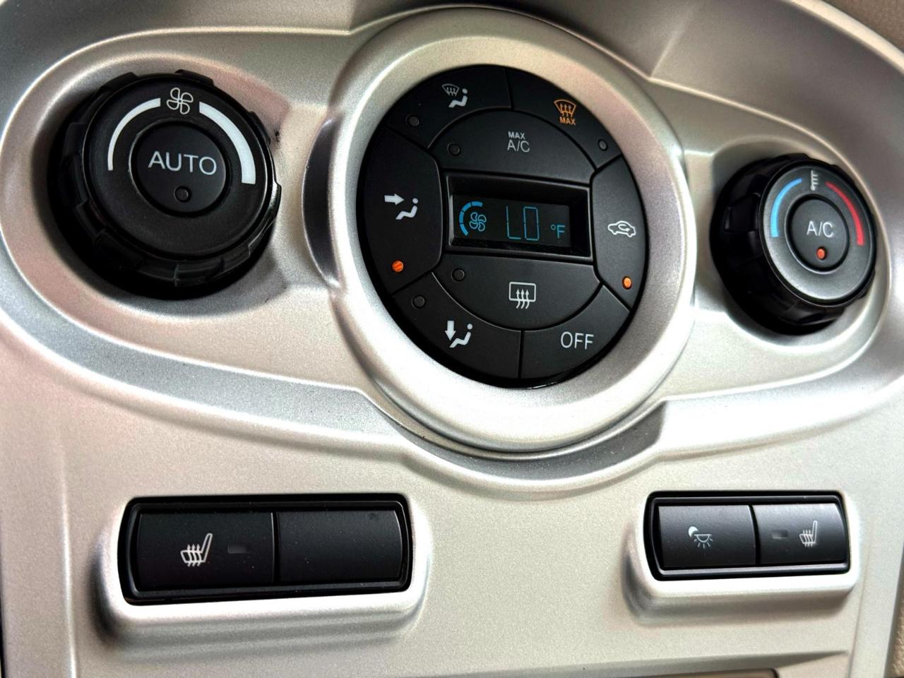 Ford Fiesta 4dr Sdn SE 2014