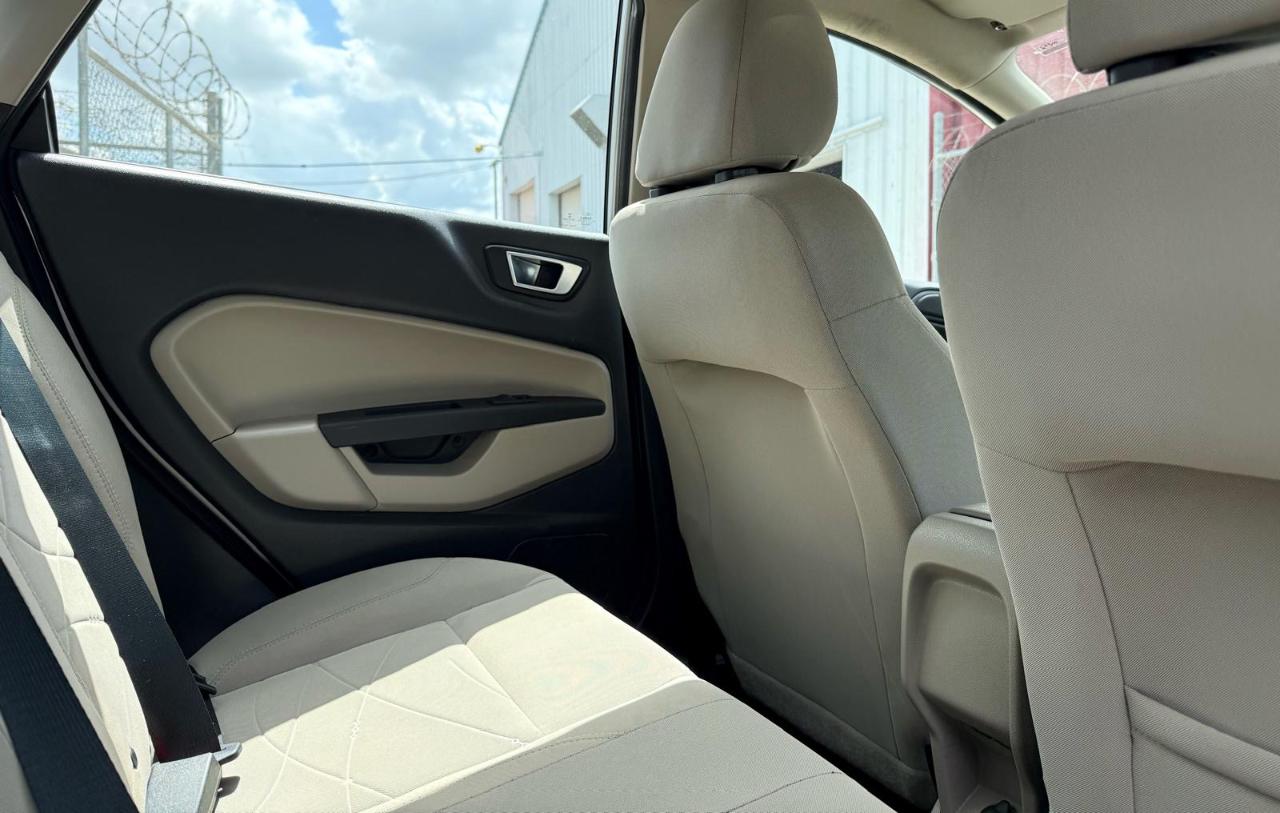 Ford Fiesta 4dr Sdn SE 2014