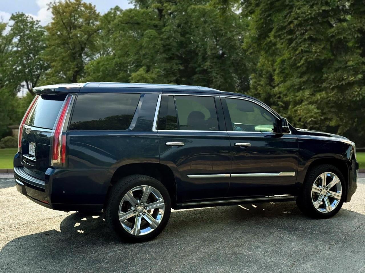 Cadillac Escalade 4WD 4dr Premium Luxury 2018