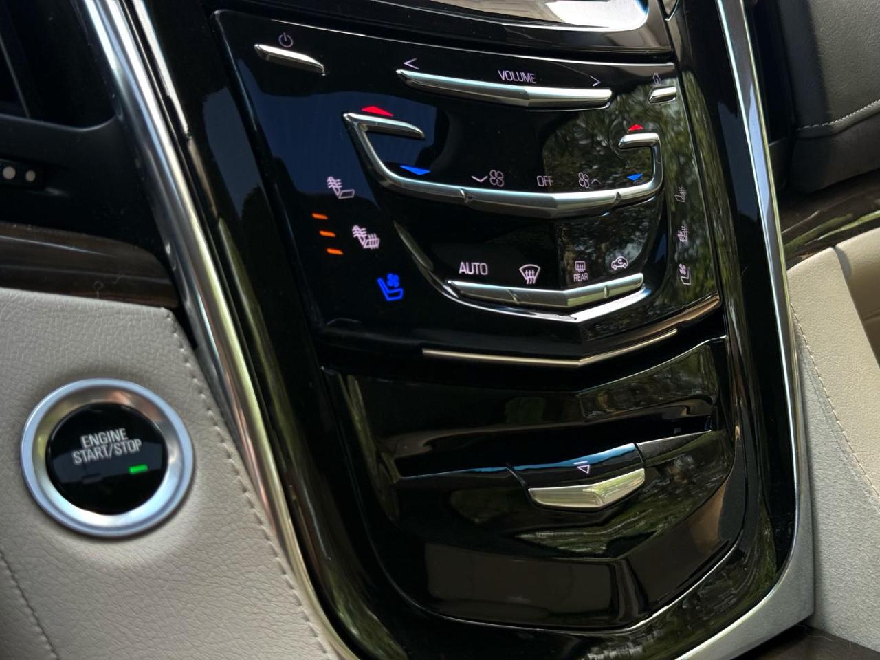 Cadillac Escalade 4WD 4dr Premium Luxury 2018
