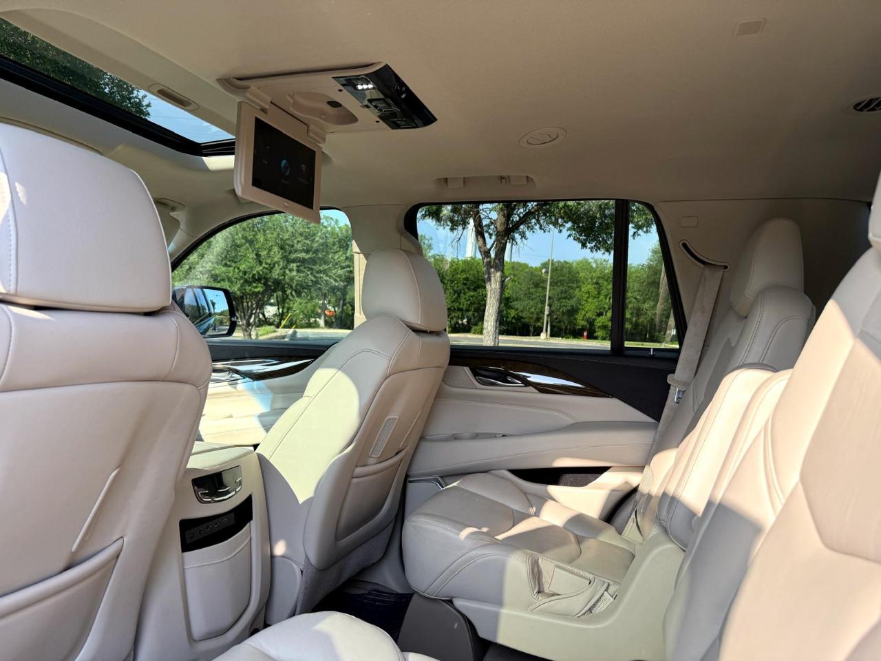 Cadillac Escalade 4WD 4dr Premium Luxury 2018