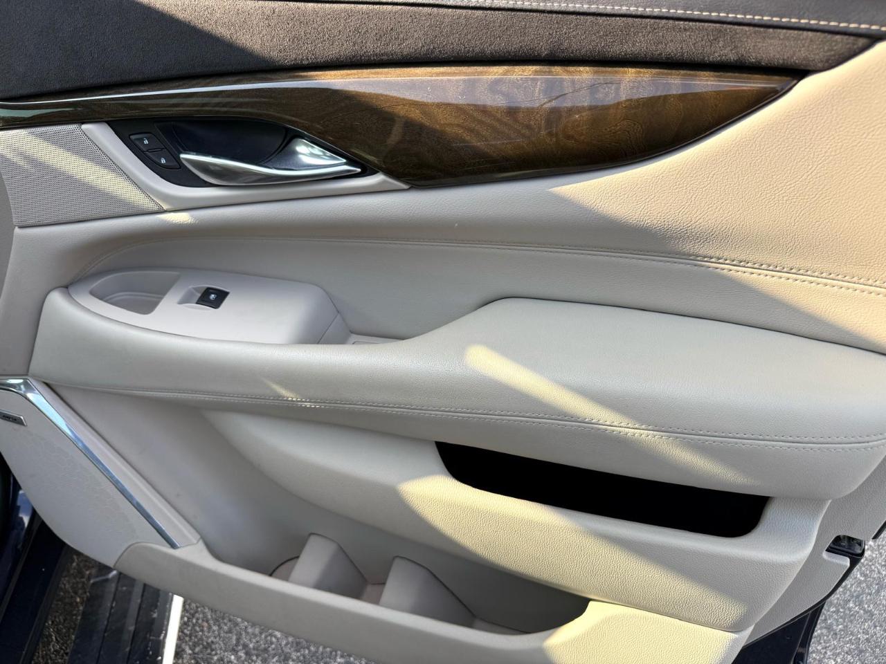 Cadillac Escalade 4WD 4dr Premium Luxury 2018