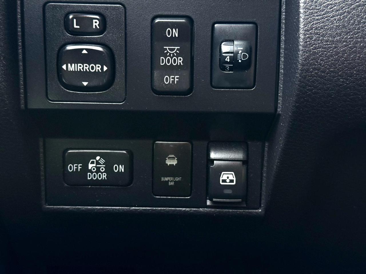 Toyota Tundra 4WD Truck CrewMax 5.7L FFV V8 6-Spd AT TRD Pro (Natl) 2016