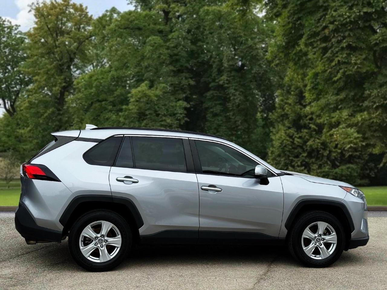 Toyota RAV4 XLE FWD (Natl) 2021