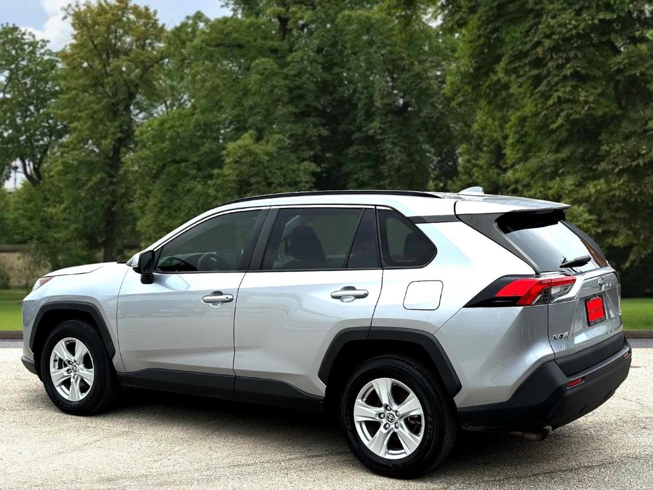 Toyota RAV4 XLE FWD (Natl) 2021