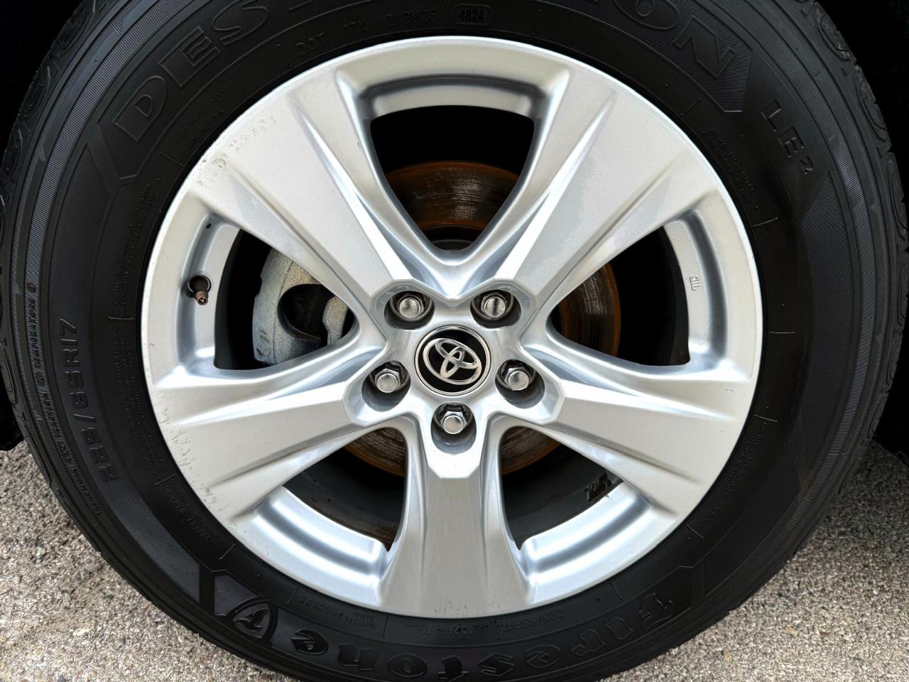 Toyota RAV4 XLE FWD (Natl) 2021