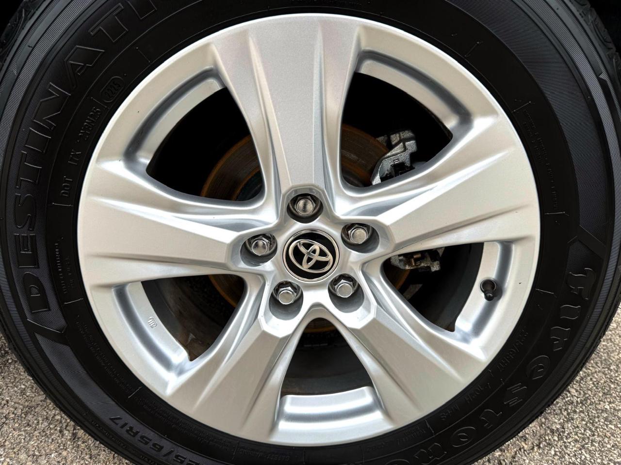 Toyota RAV4 XLE FWD (Natl) 2021