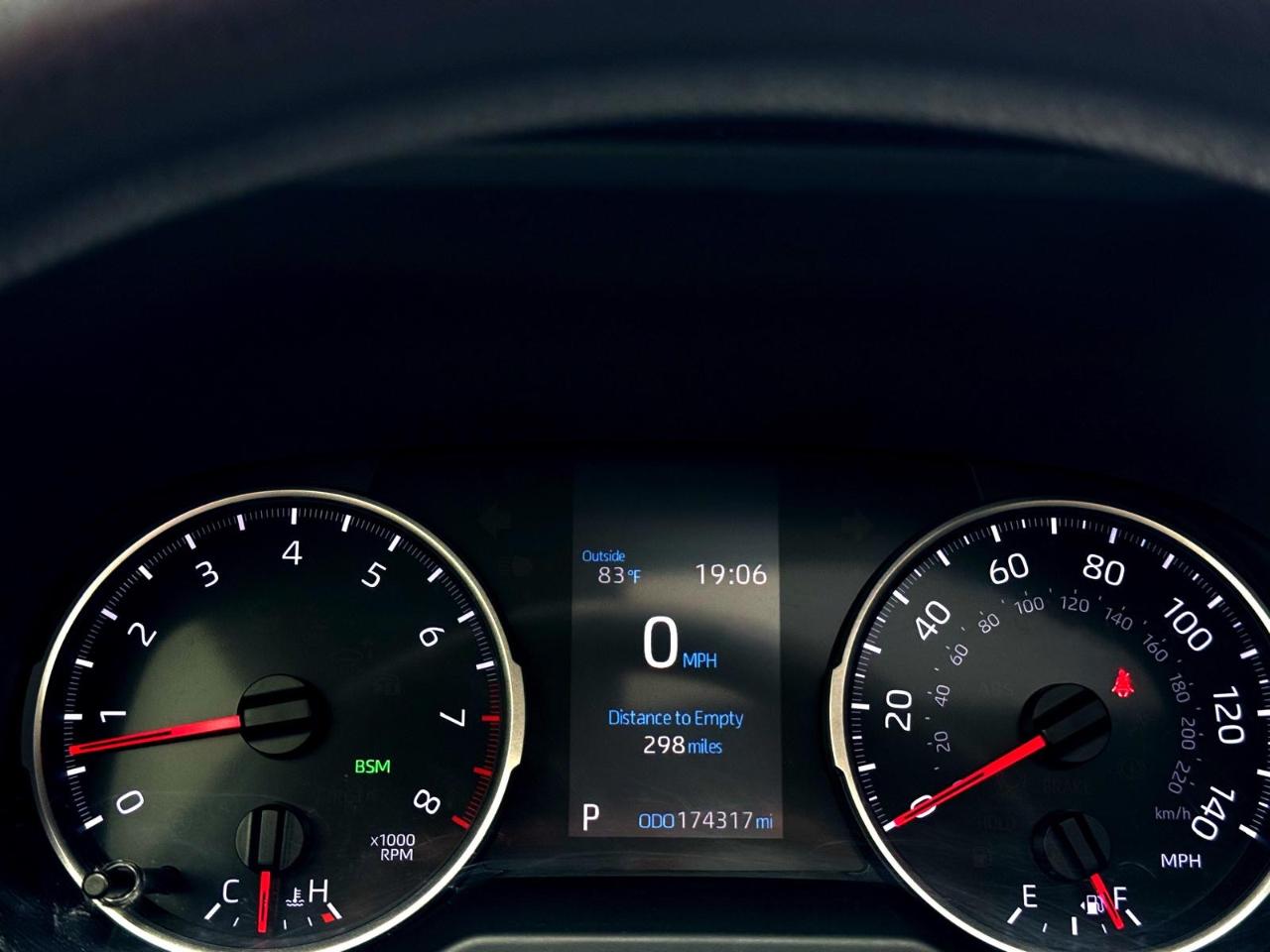 Toyota RAV4 XLE FWD (Natl) 2021