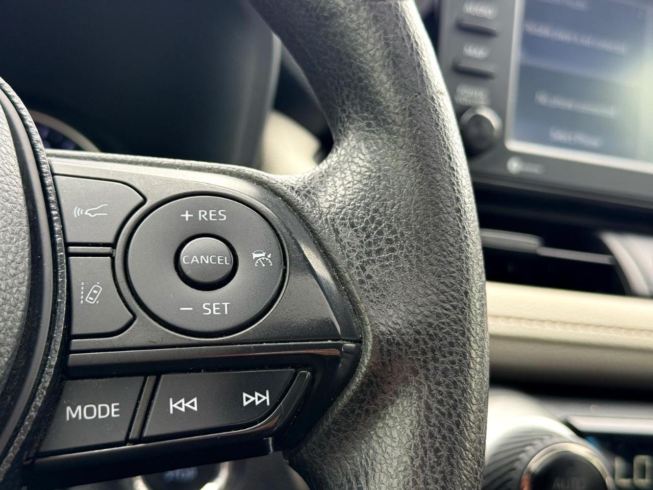 Toyota RAV4 XLE FWD (Natl) 2021