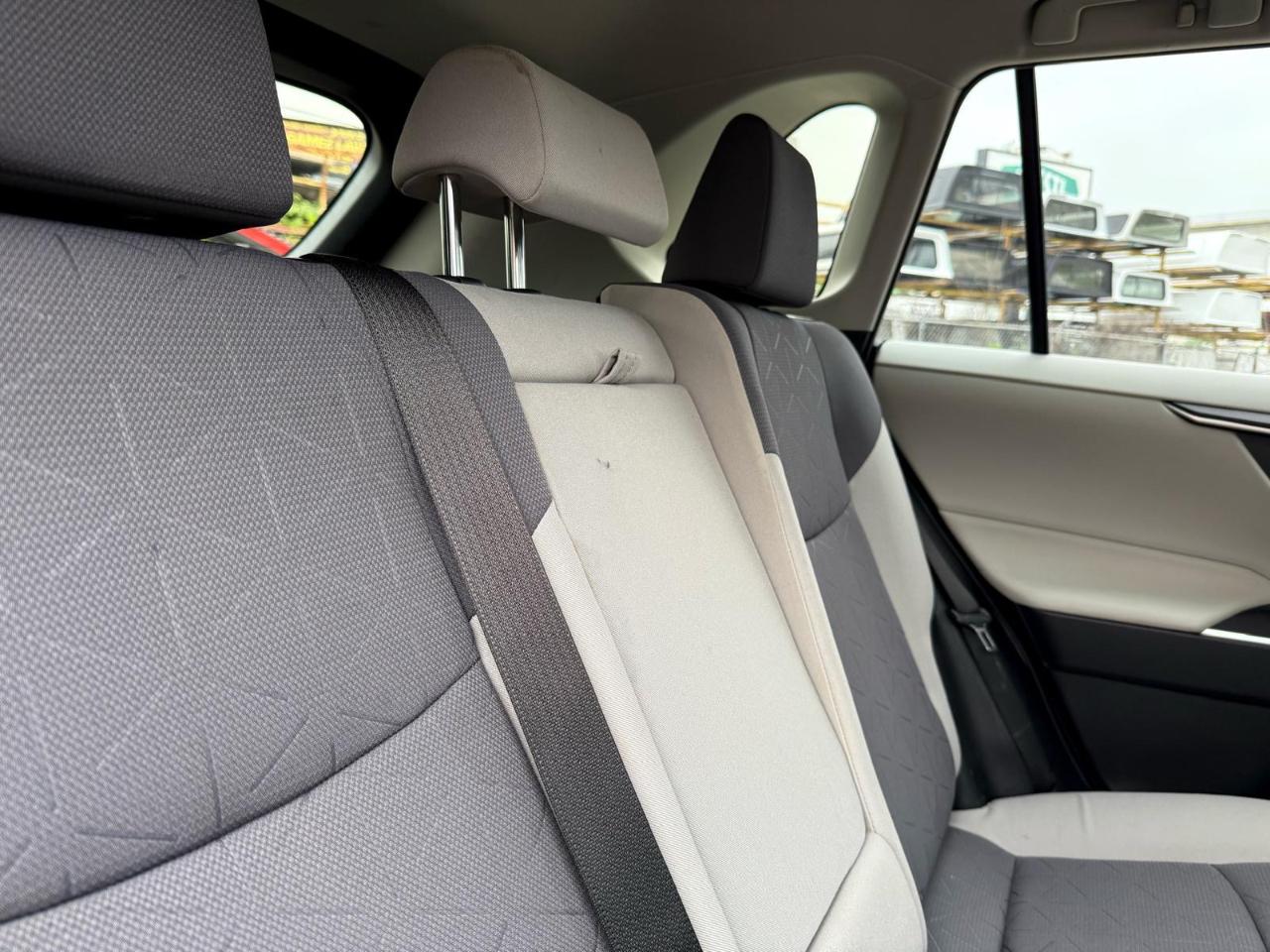 Toyota RAV4 XLE FWD (Natl) 2021