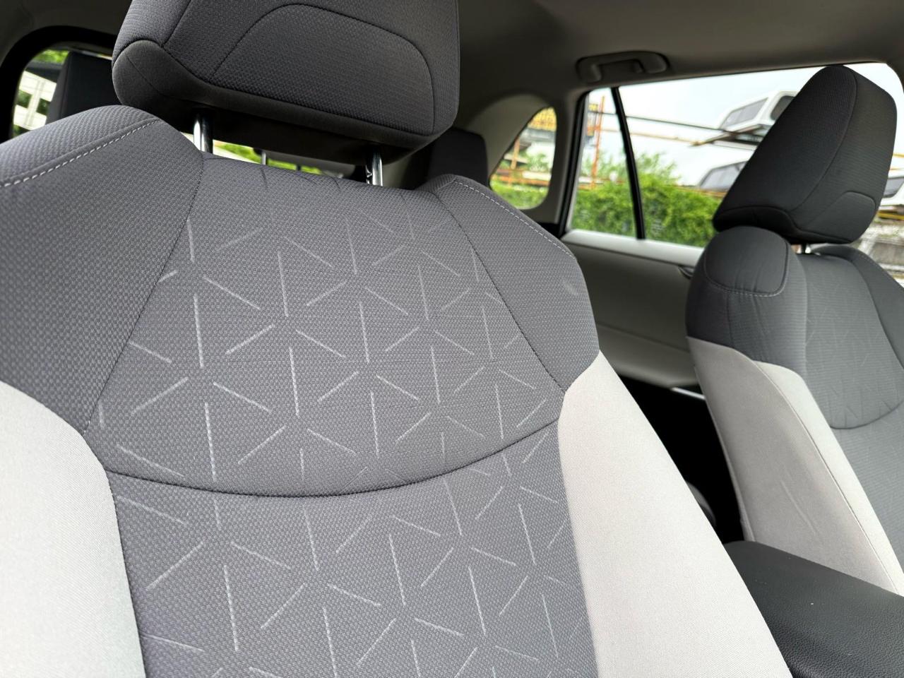 Toyota RAV4 XLE FWD (Natl) 2021