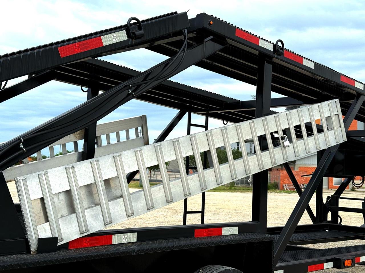 RAM 4500 2WD Reg Cab 144" WB 60" CA Tradesman 2016
