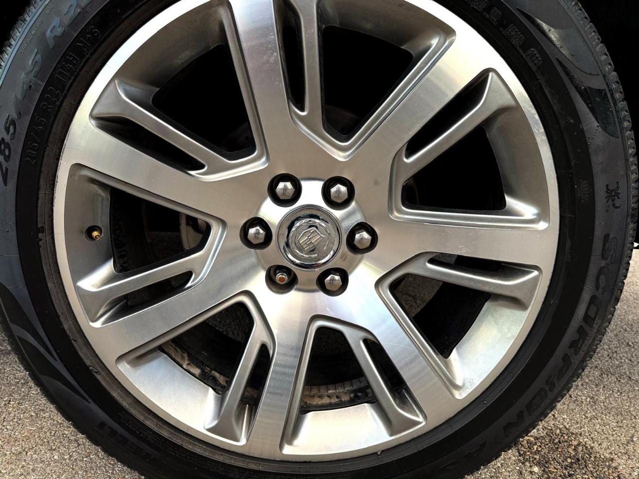 Cadillac Escalade ESV 4WD 4dr Premium 2015