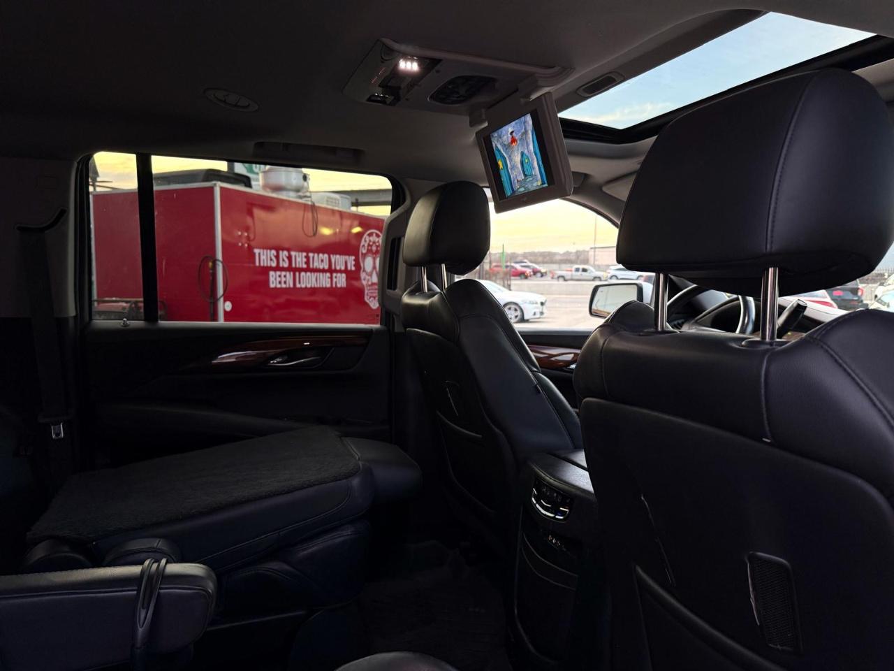 Cadillac Escalade ESV 4WD 4dr Premium 2015
