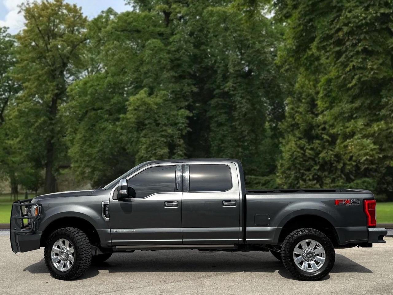 Ford Super Duty F-250 SRW Platinum 4WD Crew Cab 8' Box 2019