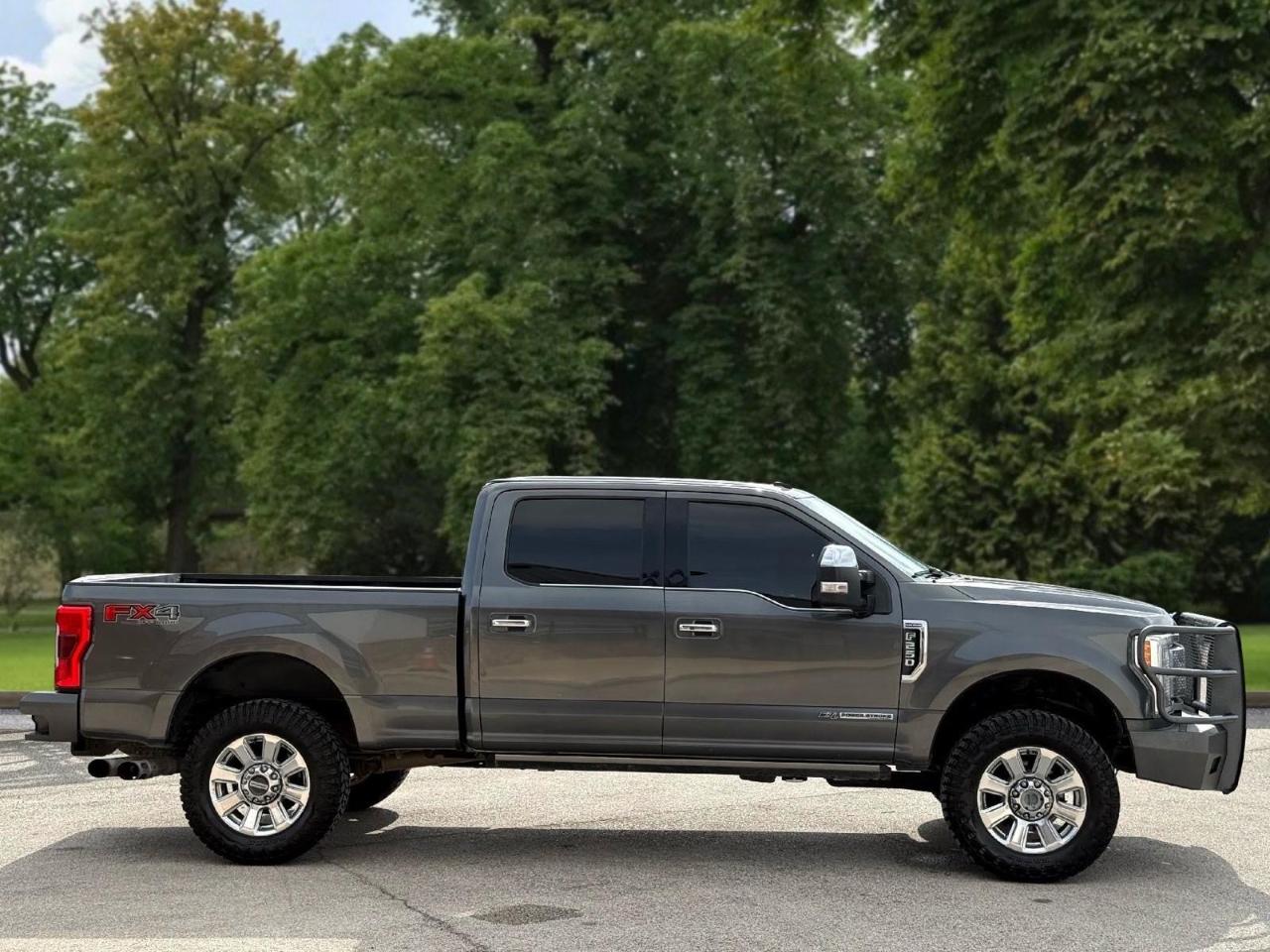 Ford Super Duty F-250 SRW Platinum 4WD Crew Cab 8' Box 2019