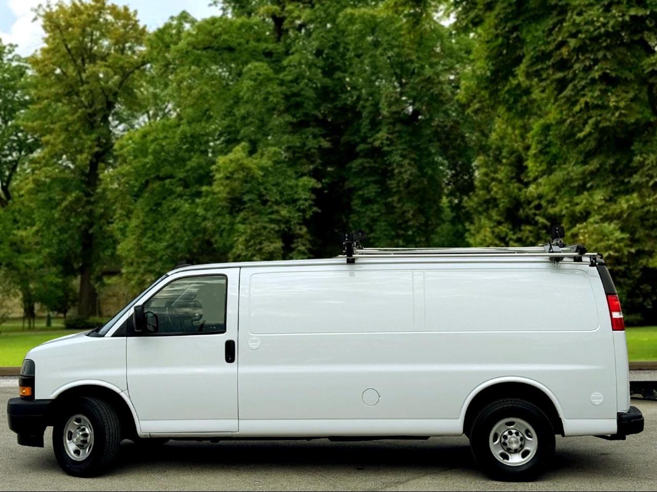 Chevrolet Express Cargo Van RWD 2500 155" 2021