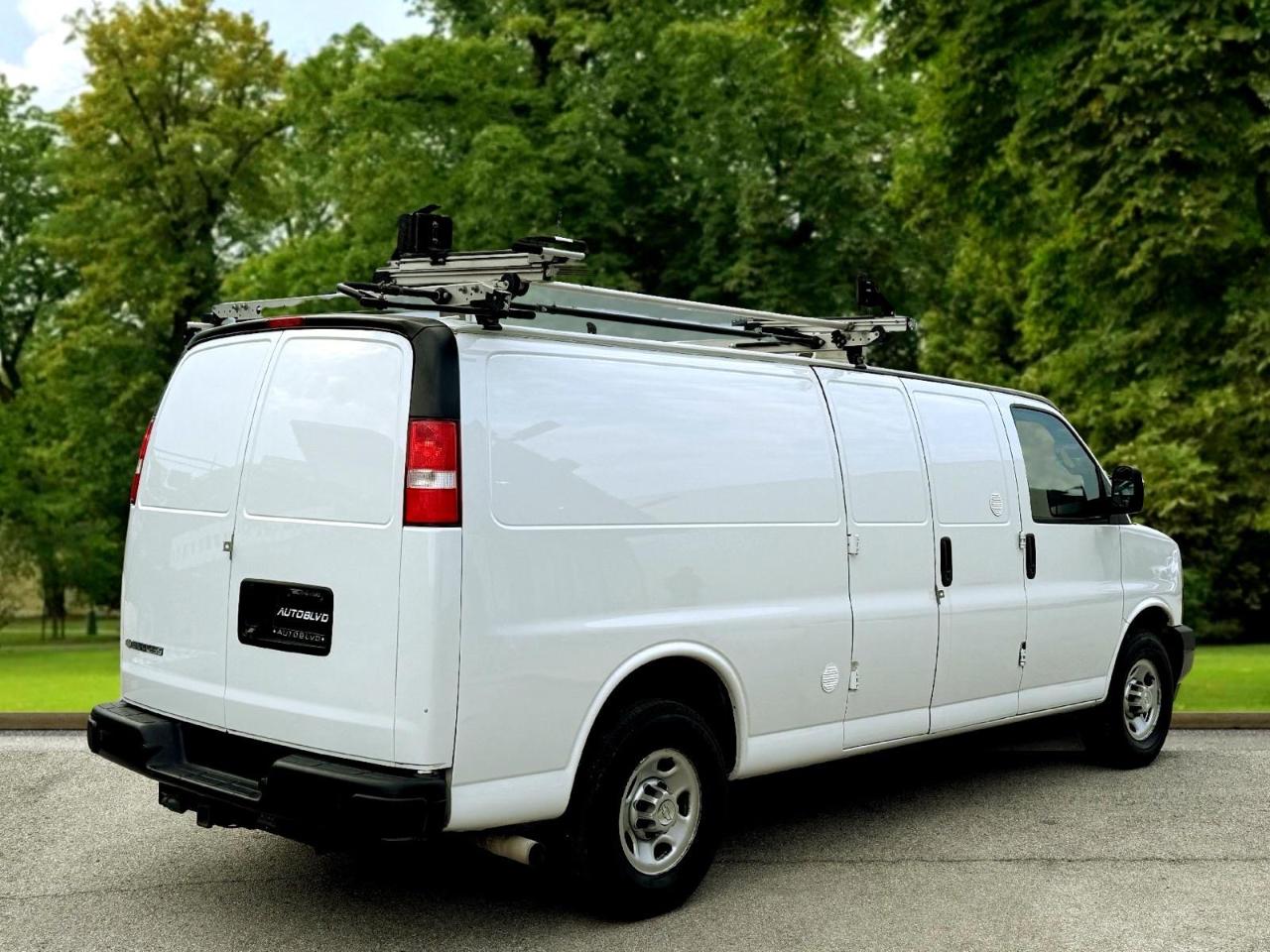 Chevrolet Express Cargo Van RWD 2500 155" 2021