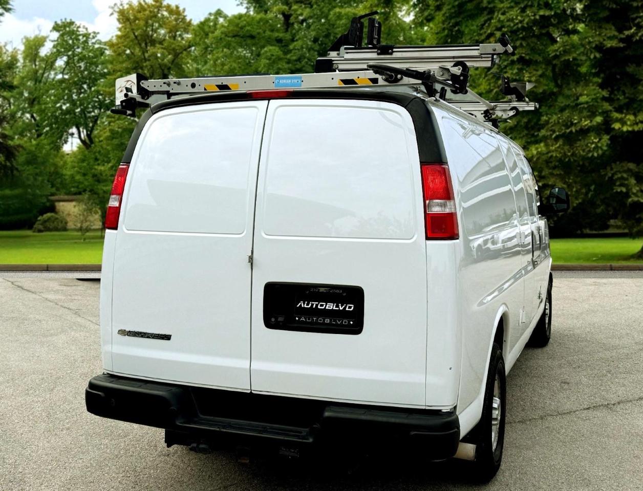 Chevrolet Express Cargo Van RWD 2500 155" 2021
