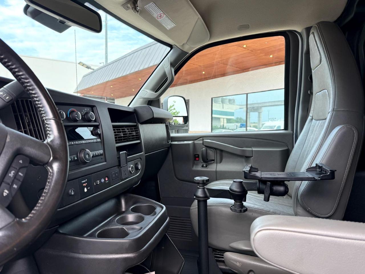 Chevrolet Express Cargo Van RWD 2500 155" 2021