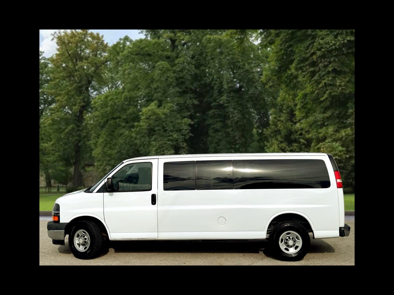 2017 Chevrolet Express 3500 15 PASSENGER VAN