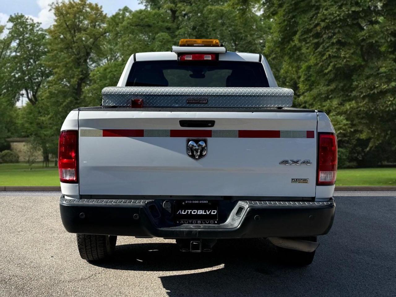 RAM 1500 Tradesman 4x4 Quad Cab 6'4" Box 2018