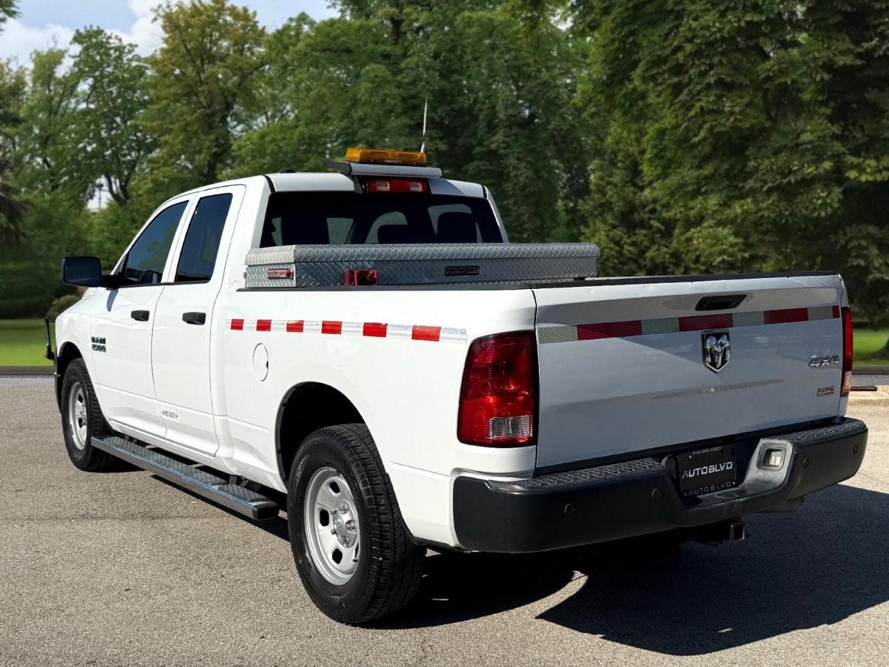 RAM 1500 Tradesman 4x4 Quad Cab 6'4" Box 2018