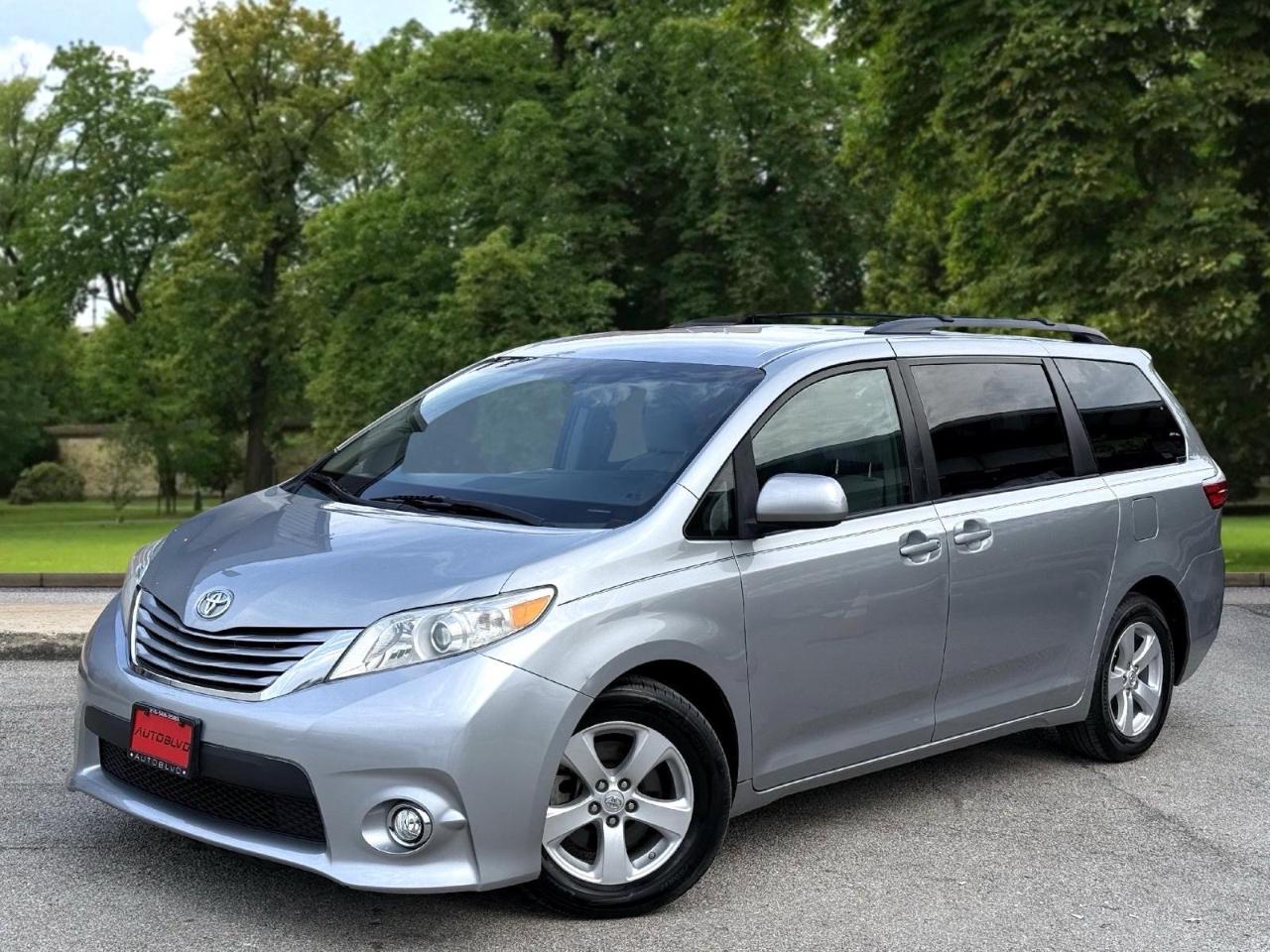 Toyota Sienna 5dr 8-Pass Van LE FWD (Natl) 2015