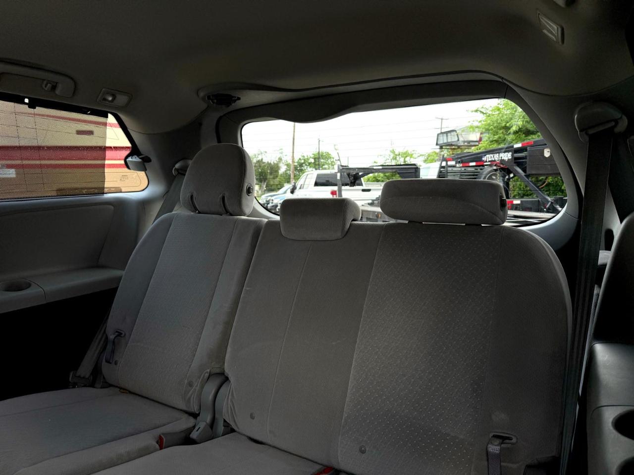 Toyota Sienna 5dr 8-Pass Van LE FWD (Natl) 2015