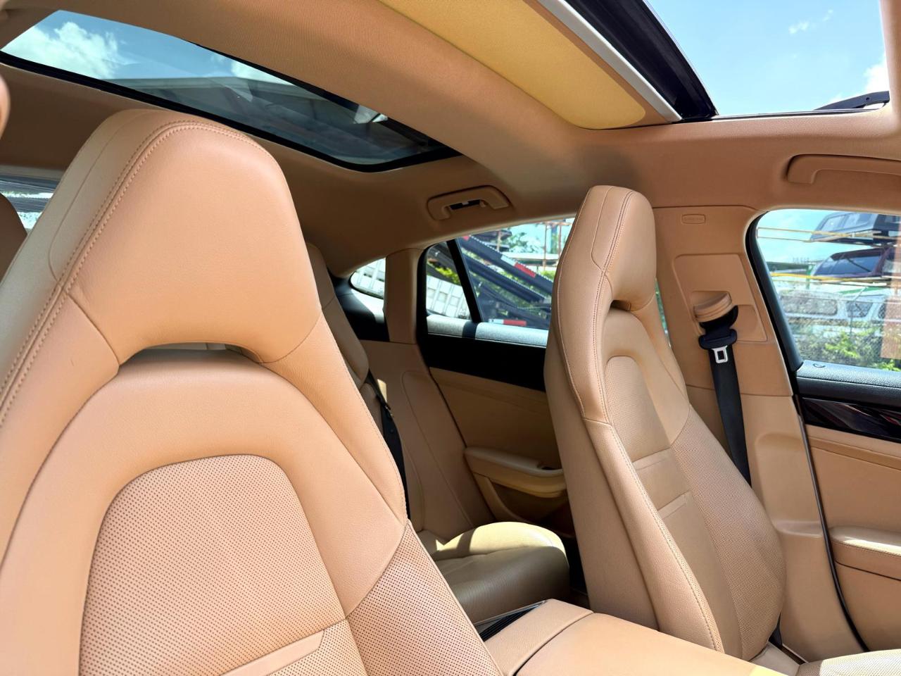 Porsche Panamera RWD 2018