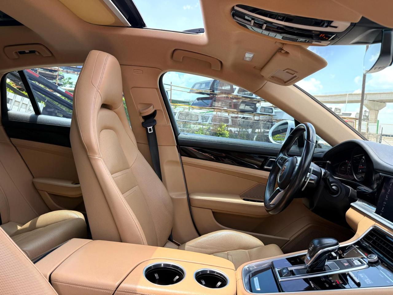 Porsche Panamera RWD 2018