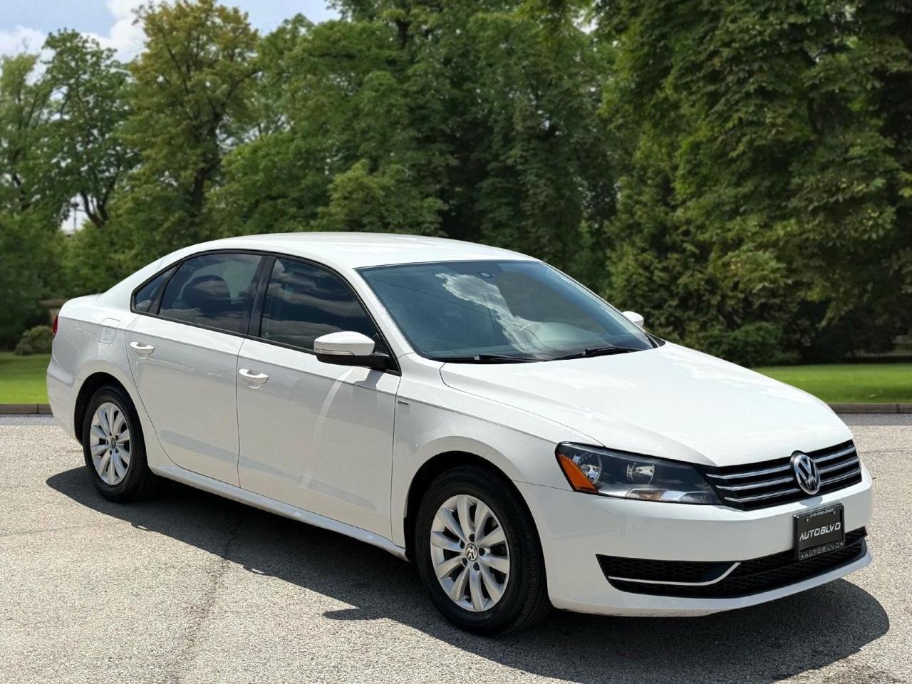 Volkswagen Passat 4dr Sdn 1.8T Auto S 2015