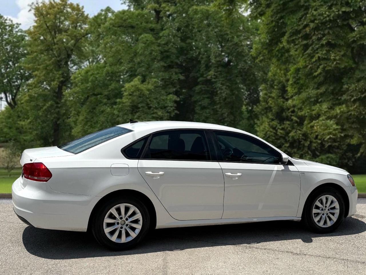 Volkswagen Passat 4dr Sdn 1.8T Auto S 2015