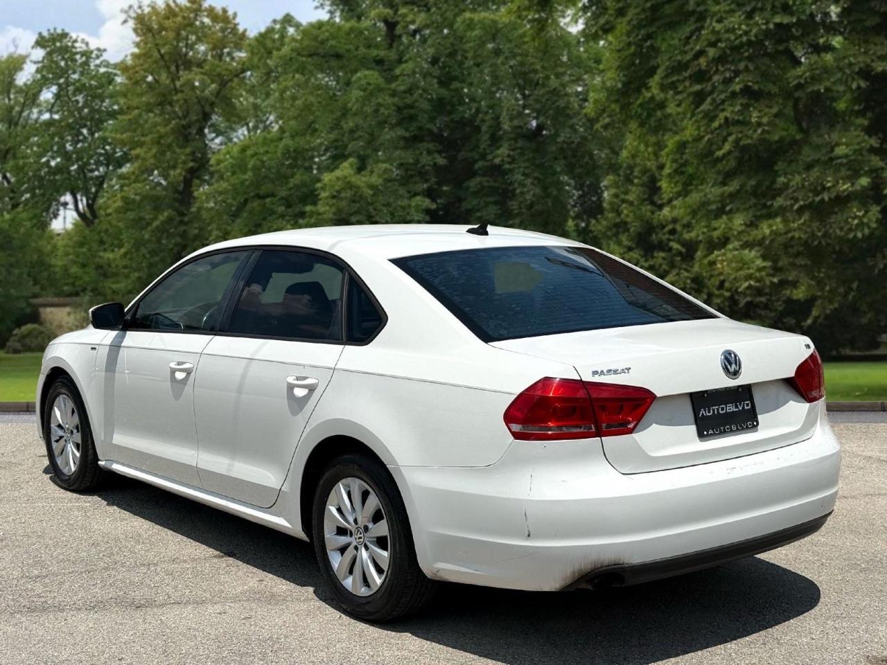 Volkswagen Passat 4dr Sdn 1.8T Auto S 2015