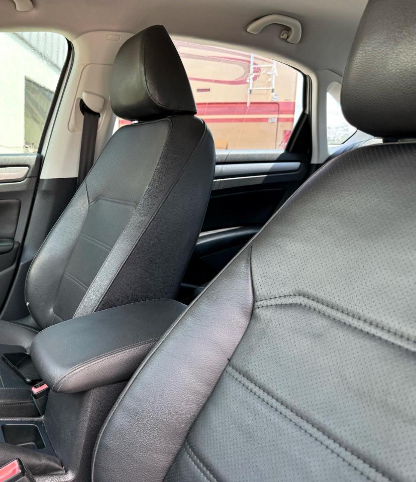 Volkswagen Passat 4dr Sdn 1.8T Auto S 2015