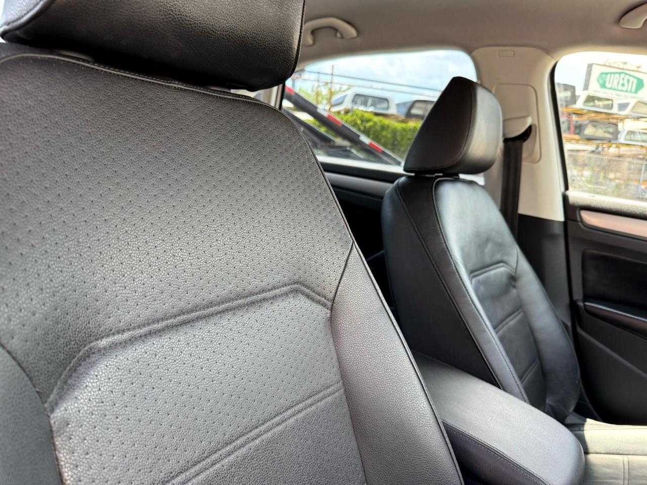 Volkswagen Passat 4dr Sdn 1.8T Auto S 2015