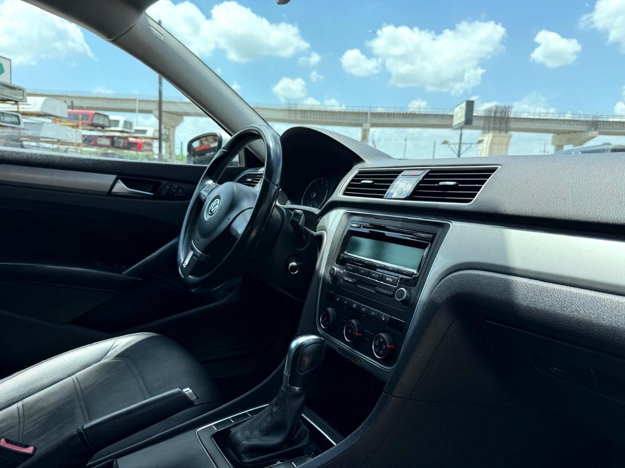 Volkswagen Passat 4dr Sdn 1.8T Auto S 2015