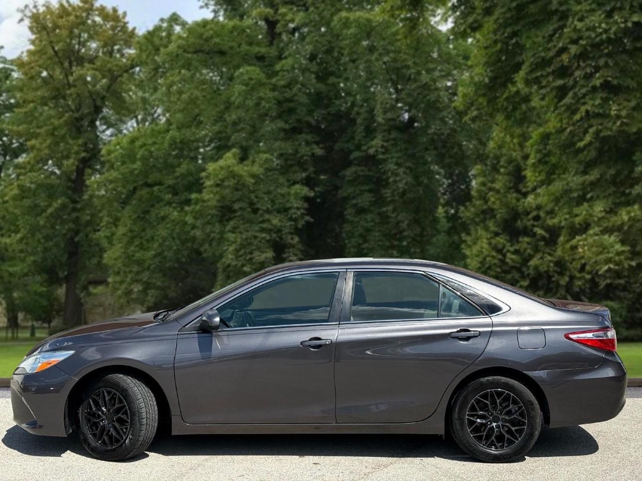 Toyota Camry 4dr Sdn I4 Auto SE w/Special Edition Pkg (Natl) 2016