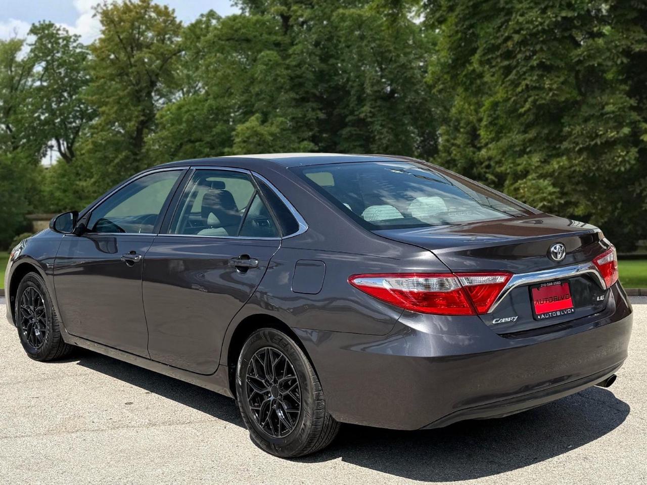 Toyota Camry 4dr Sdn I4 Auto SE w/Special Edition Pkg (Natl) 2016