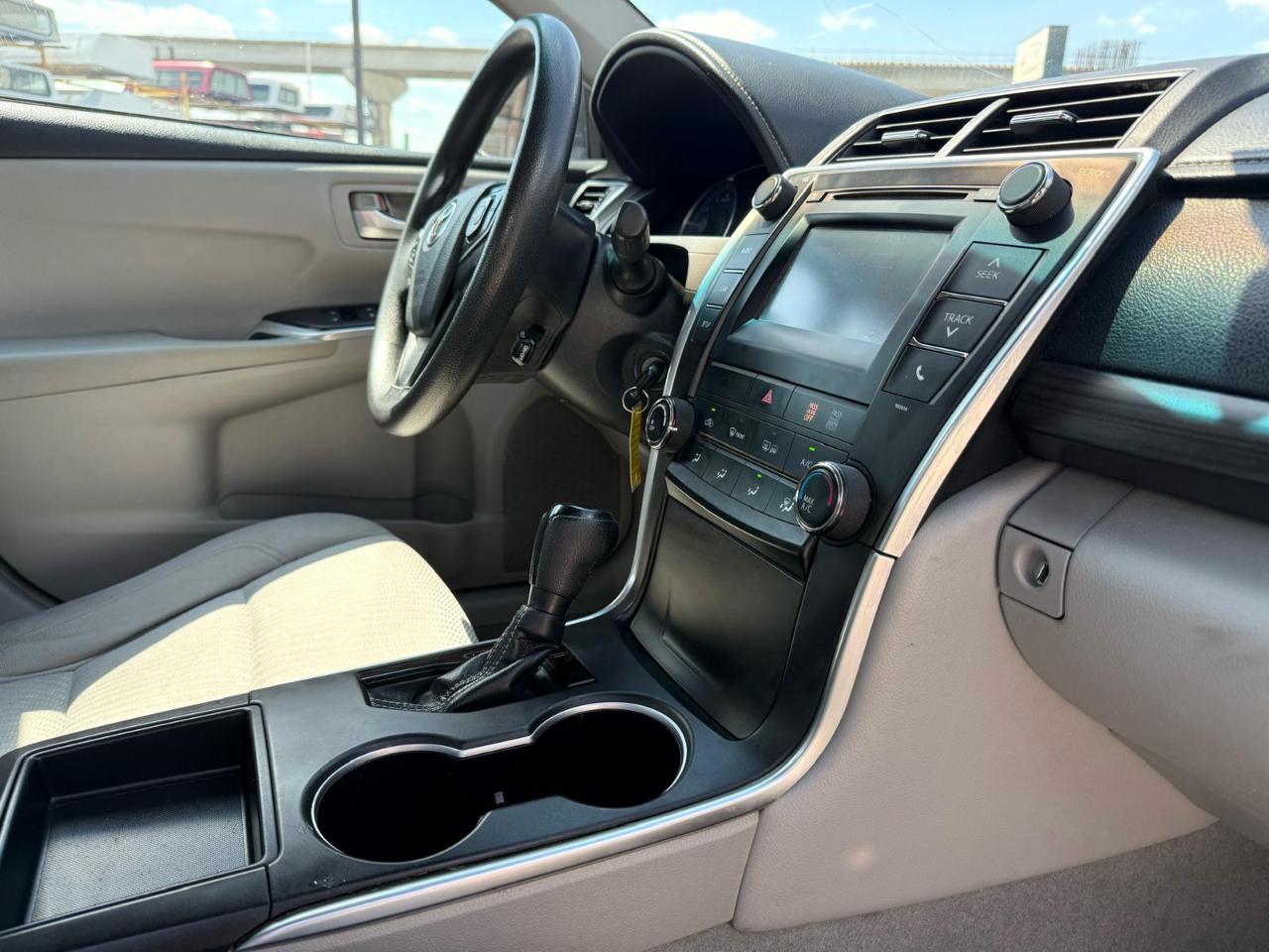 Toyota Camry 4dr Sdn I4 Auto SE w/Special Edition Pkg (Natl) 2016