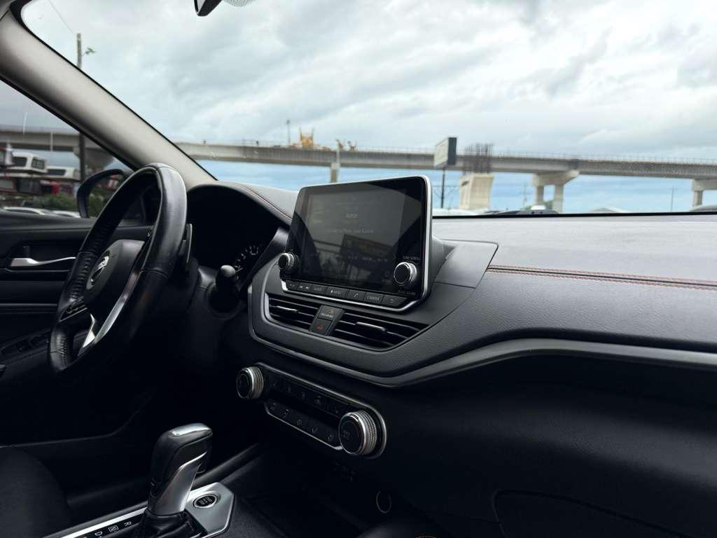 Nissan Altima 2.5 SR Sedan 2019