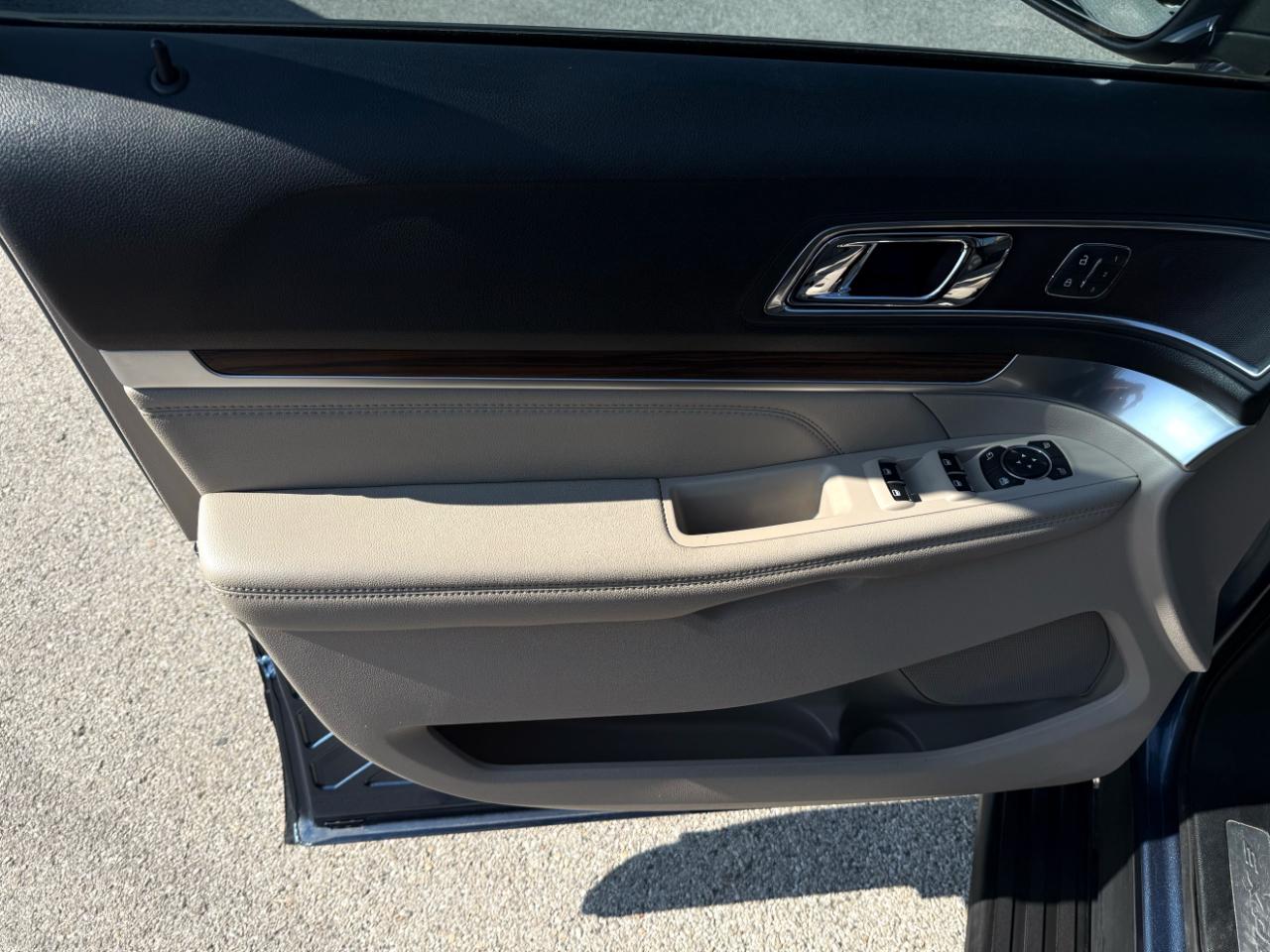 Ford Explorer Limited FWD 2019