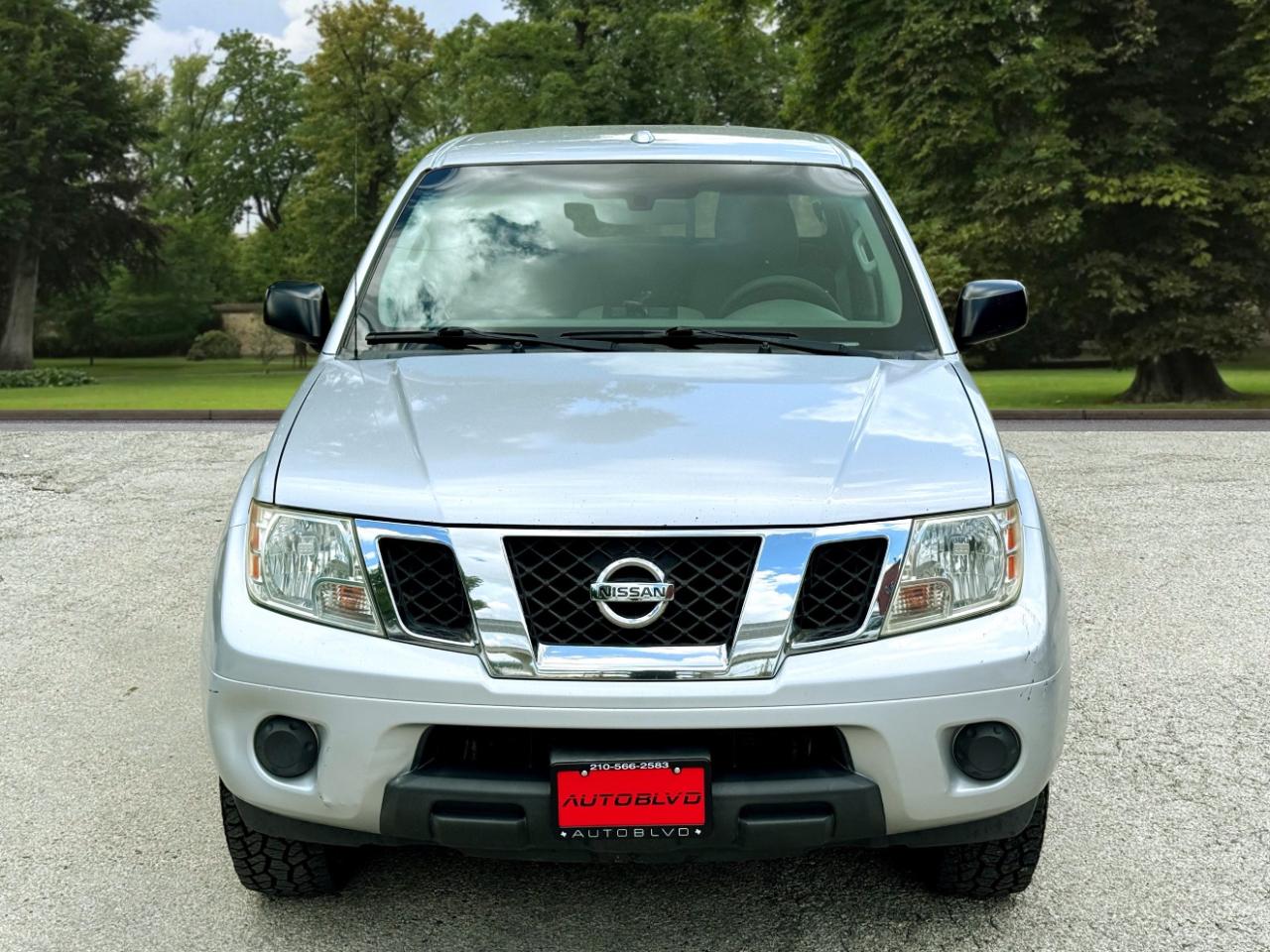 Nissan Frontier 2WD Crew Cab SWB Auto SV 2014